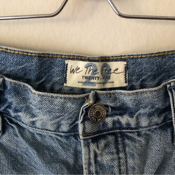 Free People We the Free Crvy Distressed Frayed Denim Shorts Size 28 - Picture 4 of 11
